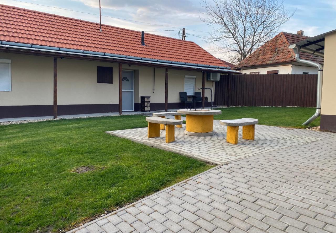 Dió Vendégház Mezőkövesd Extérieur photo